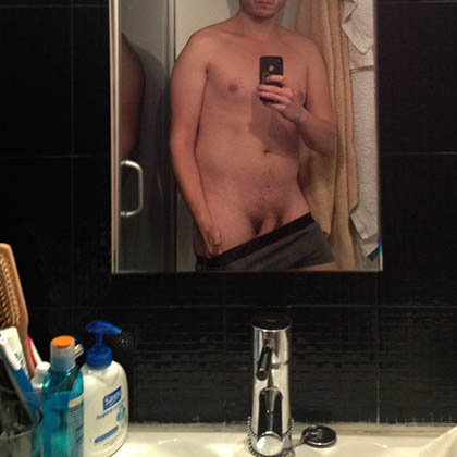 Ronny vill ha en kåt kvinna för sköna och diskreta knullmöten