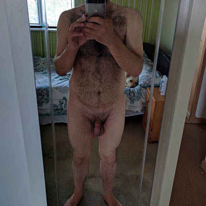 Lasse söker en tjej som älskar att vara undergiven och älskar sex