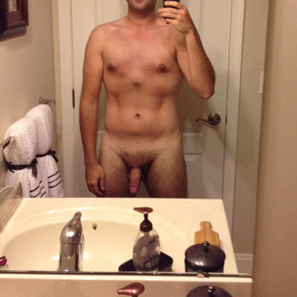 Sam är en dominant, erfaren kille som vill ge sin kuk till kåta kvinnor