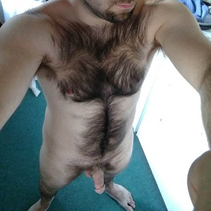 Antero är en kille som alltid är kåt, söker en knullkontakt i östergötland