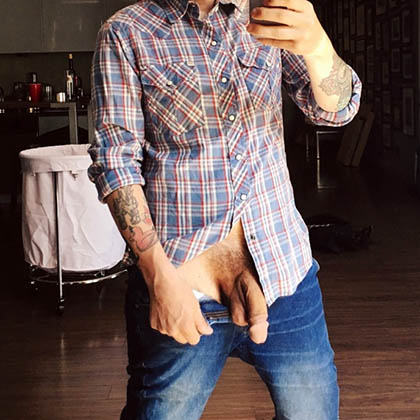 Flickvän sväljer kuk och vill ha spermier Flickvän sväljer kuk och vill ha spermier