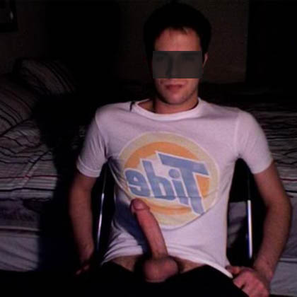 Danilo söker en  äldre kvinna att knulla med